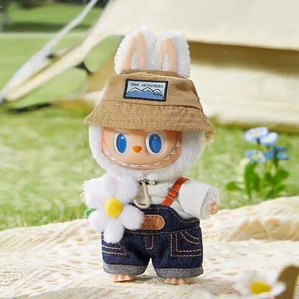 Peluche Labubu giardiniere con salopette - immagine 4