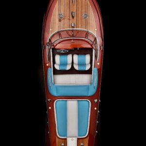 Modellino classico di motoscafo anni ’60